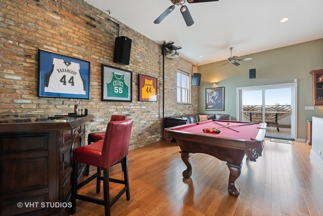 Building Photo - 1452 W Fullerton Ave