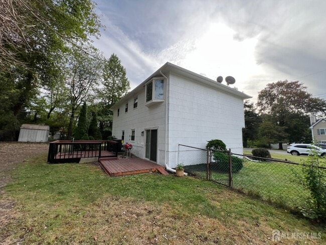 Building Photo - 9 Newman St