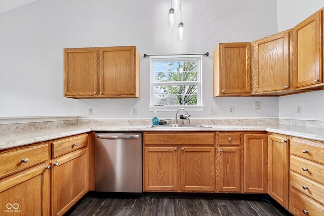 Building Photo - 6626 Crossbridge Dr