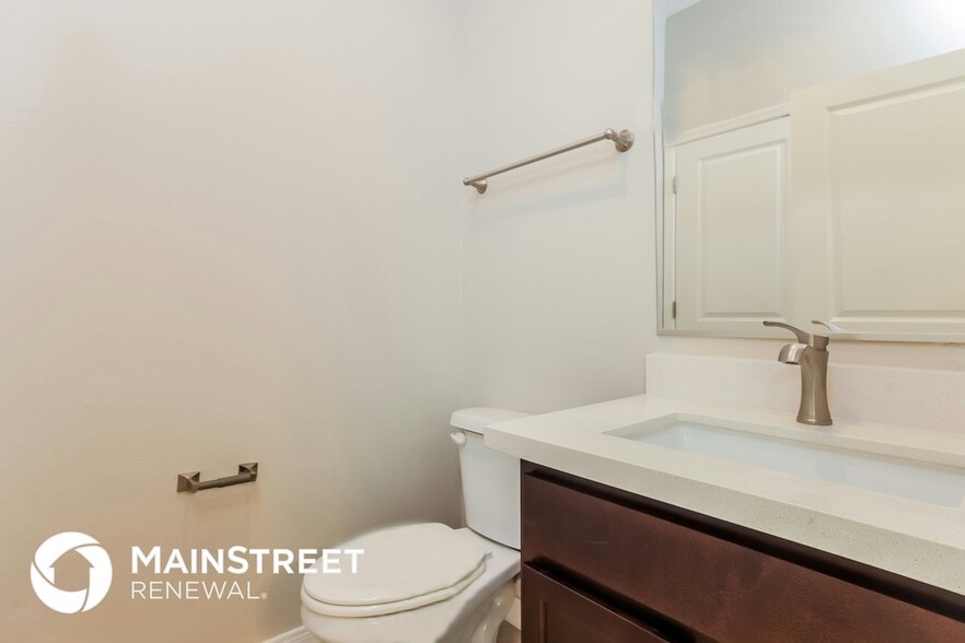 Building Photo - 2000 N 36th St