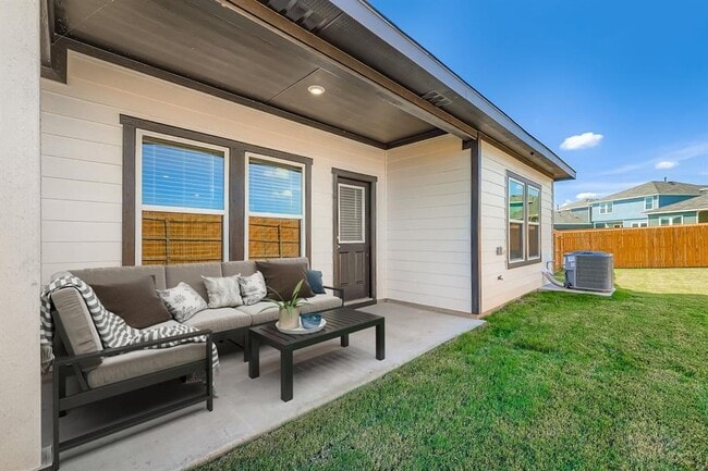 Building Photo - 12112 Douglas Fir Cir