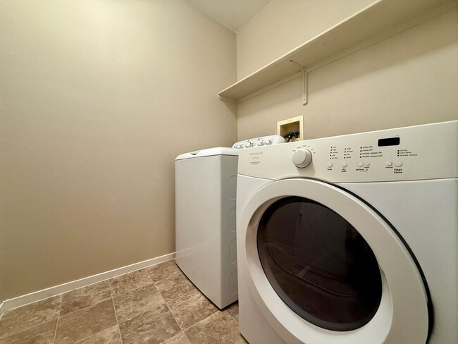 Building Photo - 3BDRM Townhome in Durango Trails community