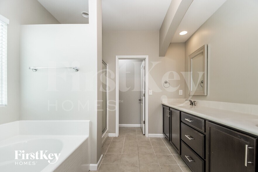 Building Photo - 2055 Tanners Mill Dr