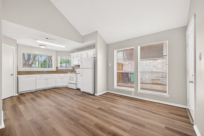 Building Photo - 13215 Vista Oro Dr