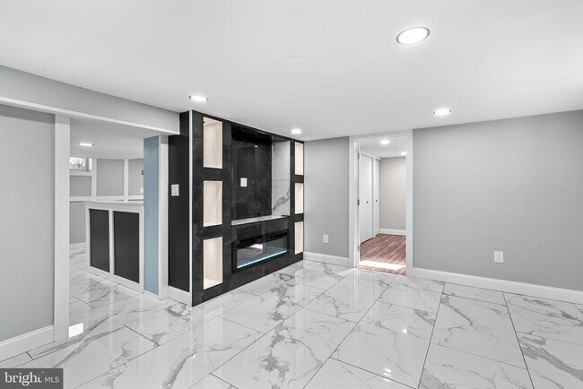 Building Photo - 3887 Shadywood Dr