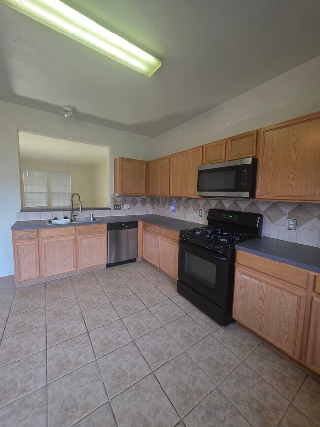 Building Photo - 9714 Coyote Creek Dr