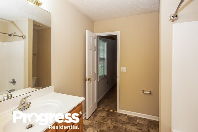 Building Photo - 603 Union Cemetery Rd SW