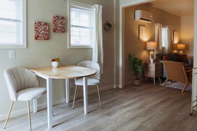 Building Photo - 308 Lamont St