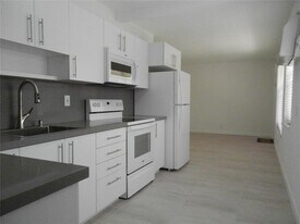 Building Photo - 1738 Rodman St