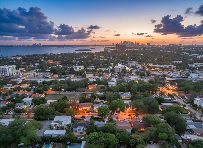 Building Photo - 876 NE 81st St