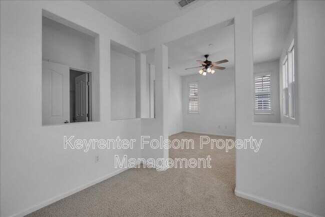 Building Photo - 2901 Esplanade Cir