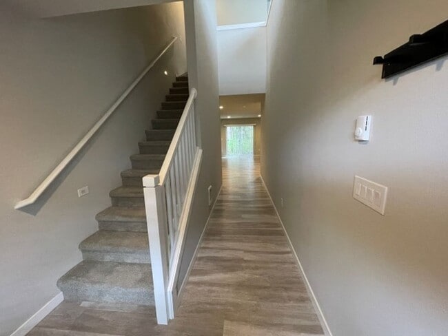 Building Photo - 4bd/3.5ba Lynnwood Townhome