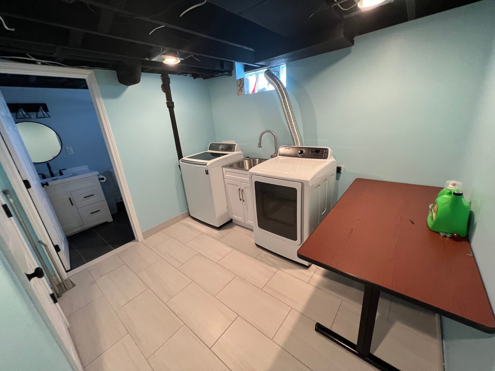 Laundry - 207 N Campbell Rd