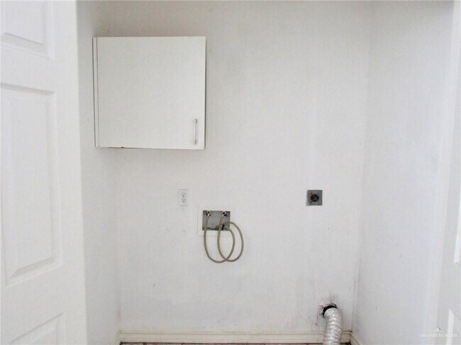 Building Photo - 15 W Harrison Ave