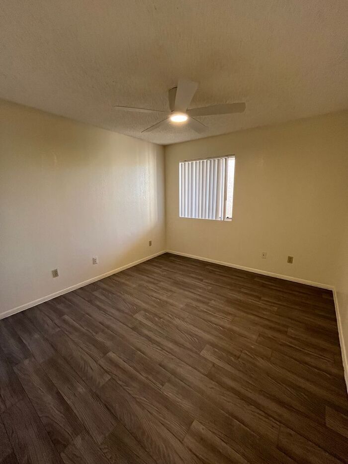 Building Photo - 1201 S McClintock Dr