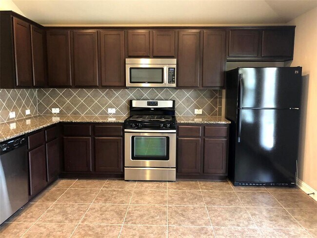 Building Photo - 319 Serene Hollow Ln