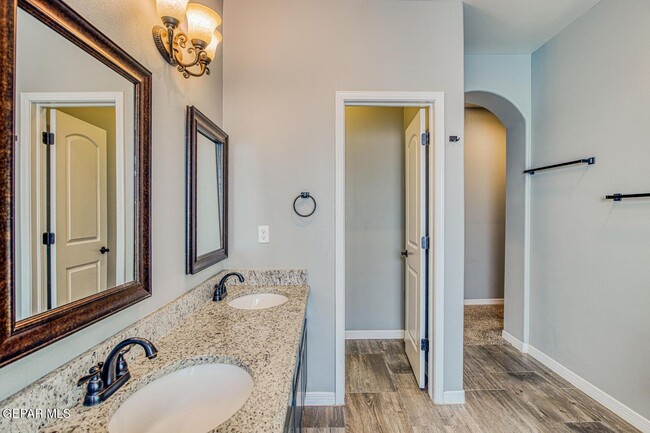 Building Photo - 14509 Holly Springs