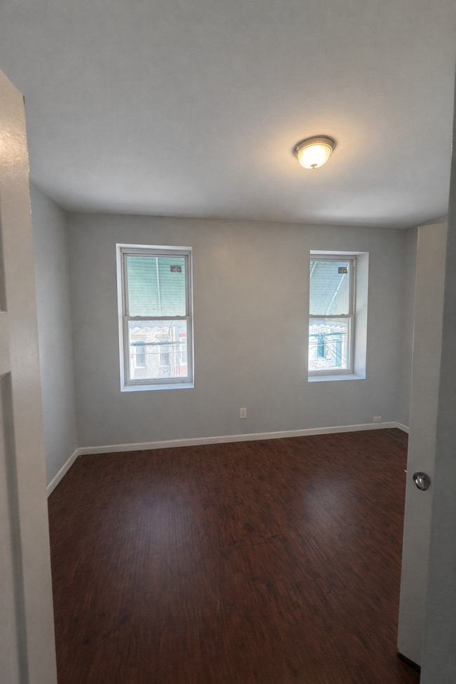 Building Photo - 2132 N 32nd St