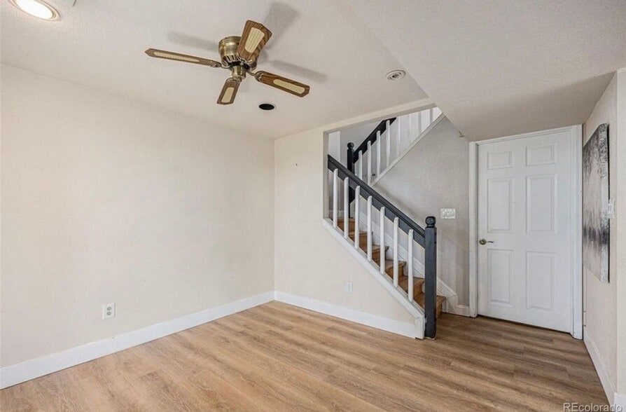 Building Photo - 2420 W 82nd Pl