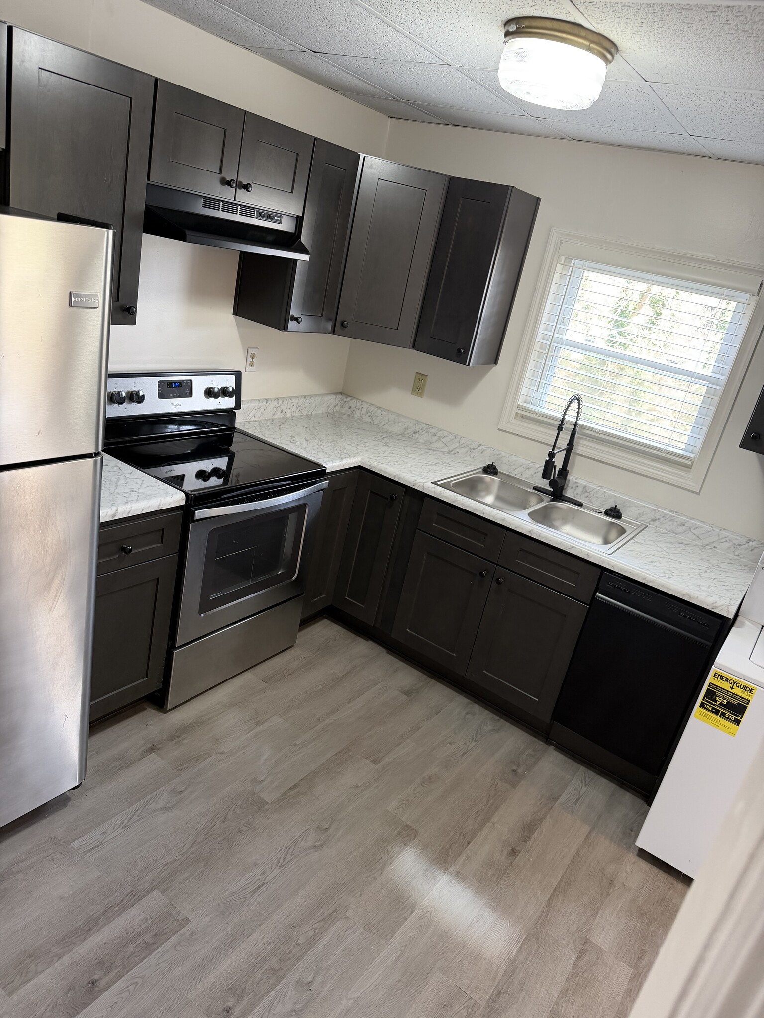 Kitchen - 265 Sycamore St