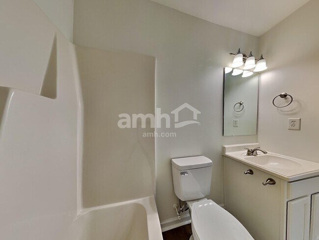 Building Photo - 3808 Broadwater Ct