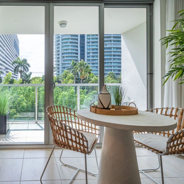 Building Photo - 1550 Brickell Ave