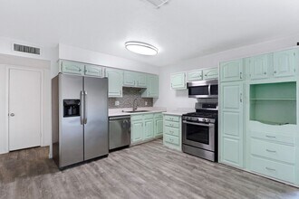 Building Photo - 4 Bedroom House Located in Tempe!