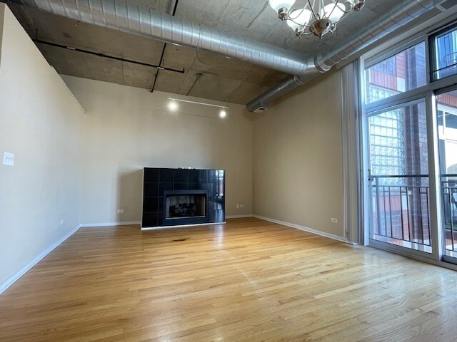 Building Photo - 1000 W Adams St