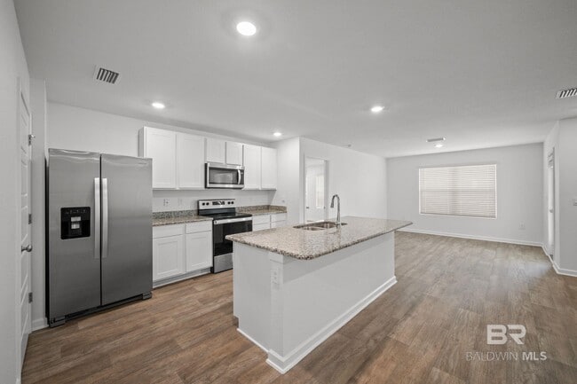 Building Photo - 15133 Forsythia Lp