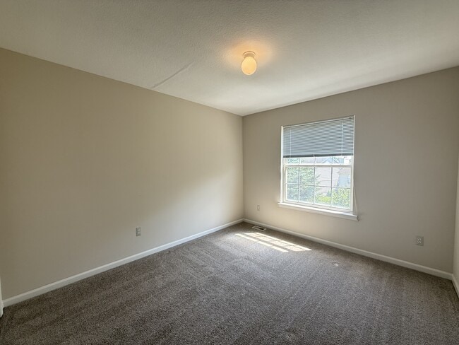 Building Photo - 4875 S Ridgeside Cir
