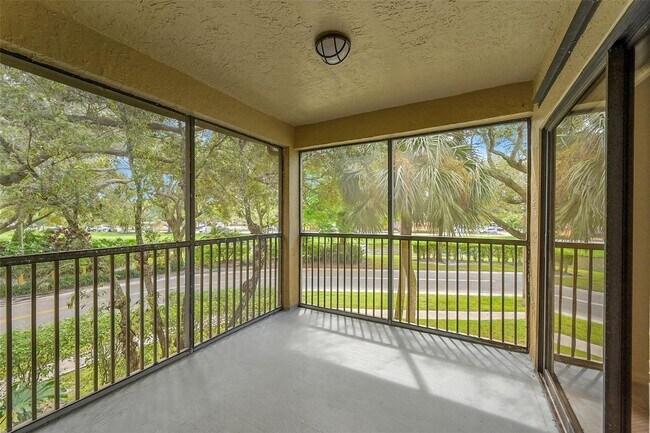 Building Photo - 1002 NW 105th Way