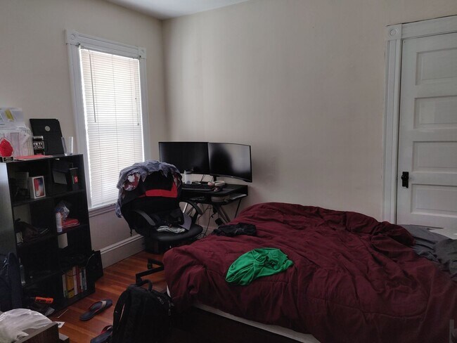 Building Photo - 39 Porter St