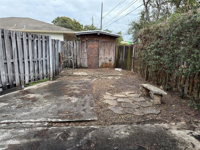 Building Photo - 5360 Fletcher St