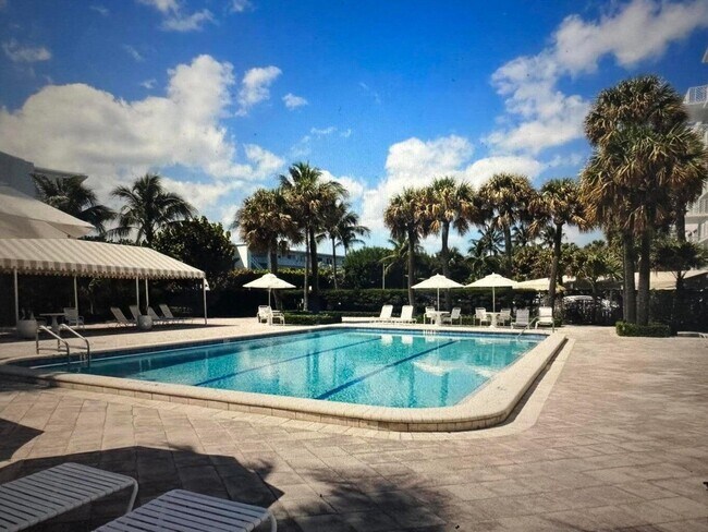 Building Photo - 170 N Ocean Blvd