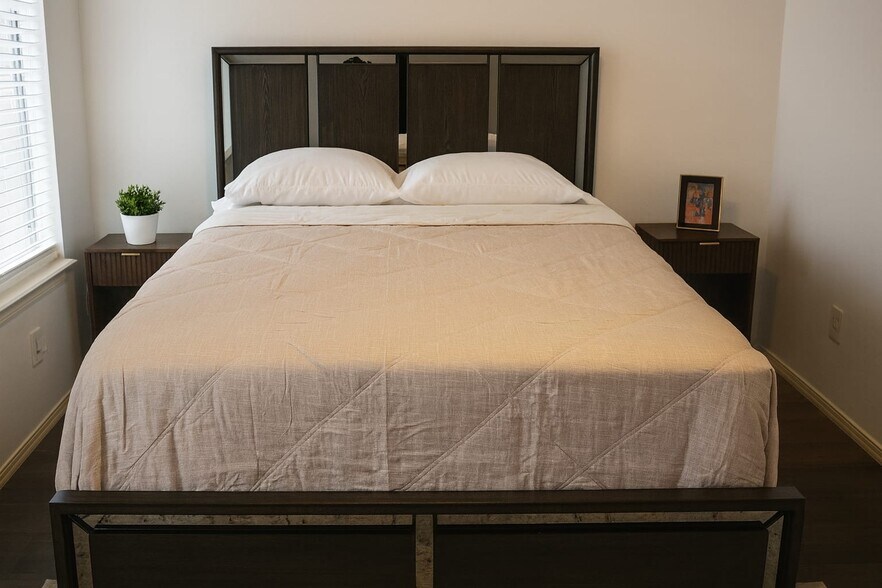 Building Photo - 3108 Highland Park Ave