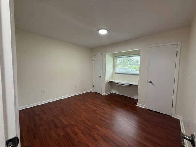 Building Photo - 6202 Brandon Cir