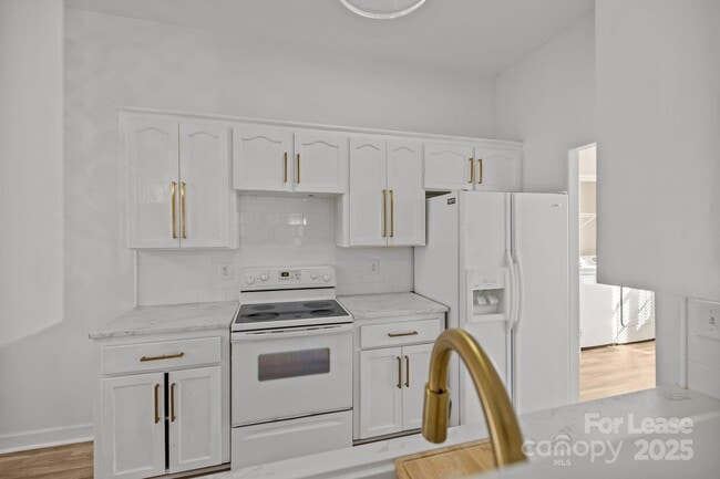 Building Photo - 285 Eagle Creek Road