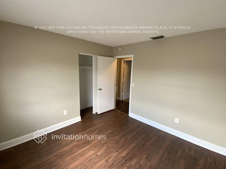 Building Photo - 11143 Mustang St