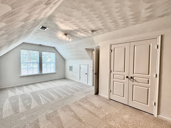 Building Photo - First-Time Rental Available NOW! Pet Friendly, Community Pool, Clubhouse, Fitness Center, Kayak, ...