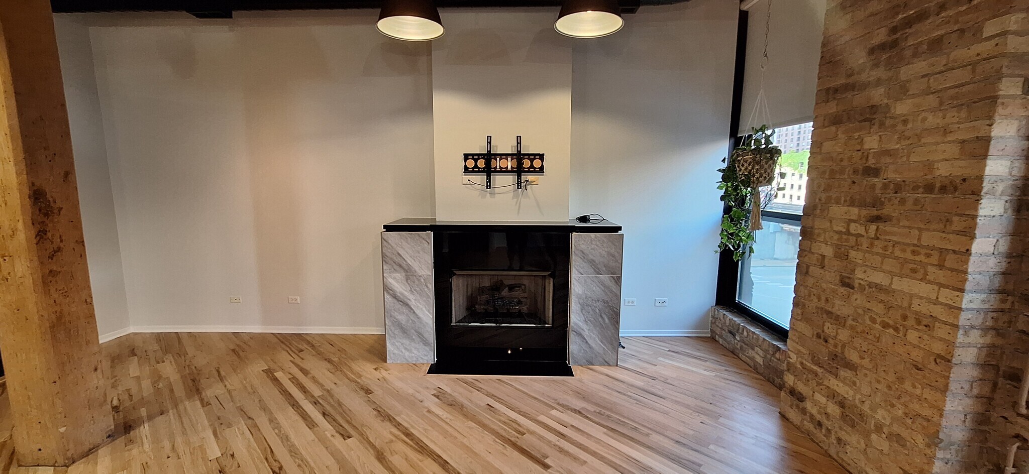 Fireplace - 226 N Clinton St