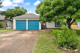Building Photo - 2205 Cedar Branch Dr