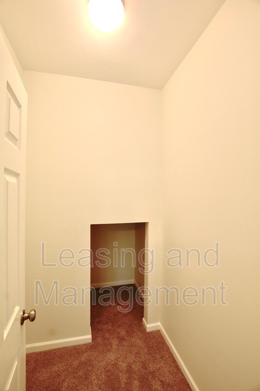 Building Photo - 1402 Hamlin Park Cir