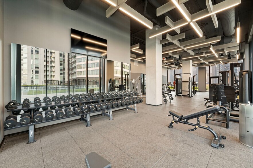 Building Photo - 234 W Polk St