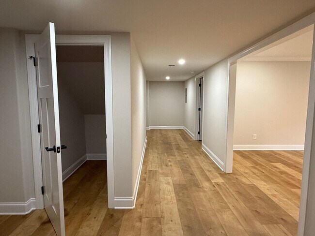 Building Photo - Short term Rental Home!