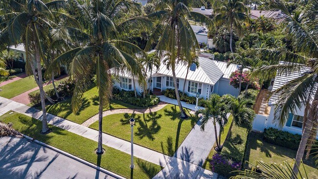 Building Photo - 210 Monceaux Rd