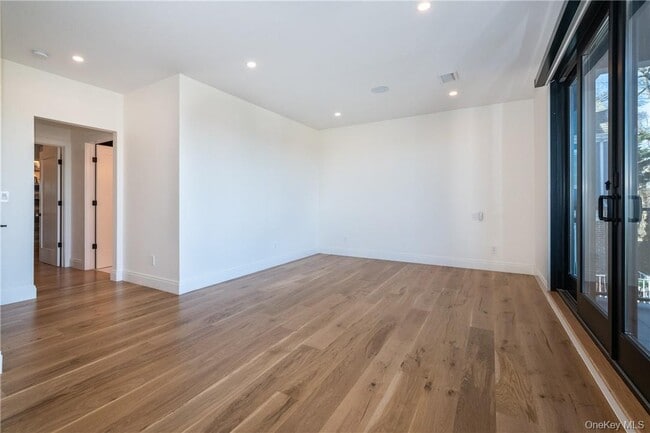 Building Photo - 23 Poplar St