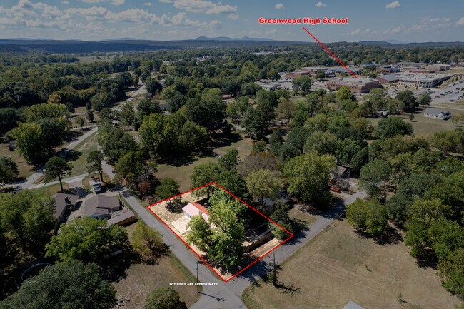 Building Photo - 531 N Fern St