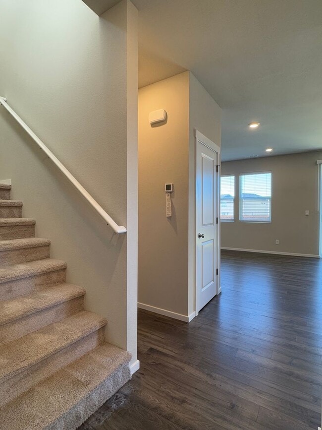 Building Photo - Spacious 4-Bedroom Home in a Great Neighborhood