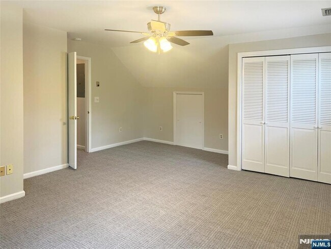 Building Photo - 605 Piermont Ave