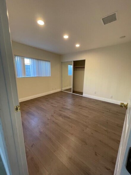 Building Photo - 19158 Schoenborn St